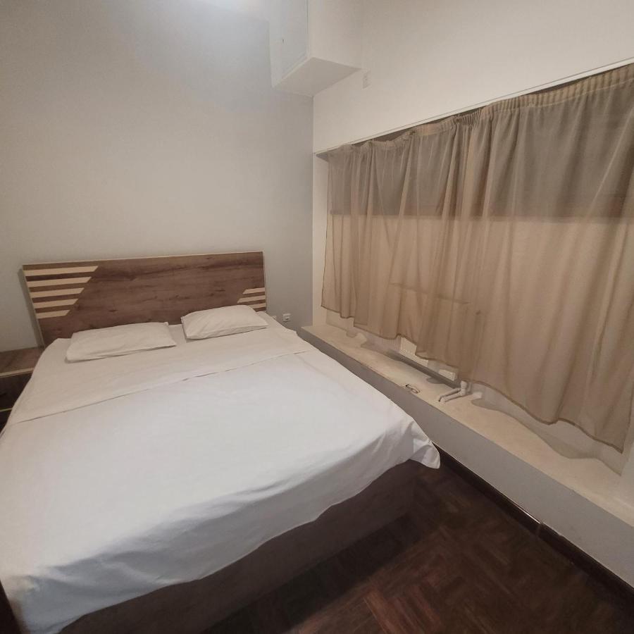 Hotel In Center Of Erévan Extérieur photo