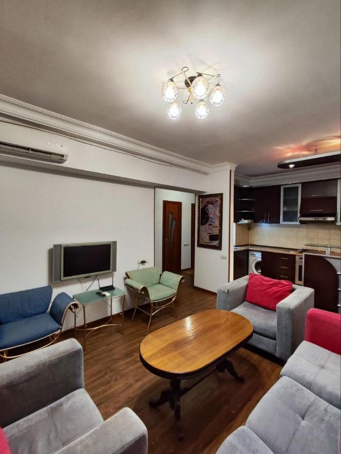 Hotel In Center Of Erévan Extérieur photo